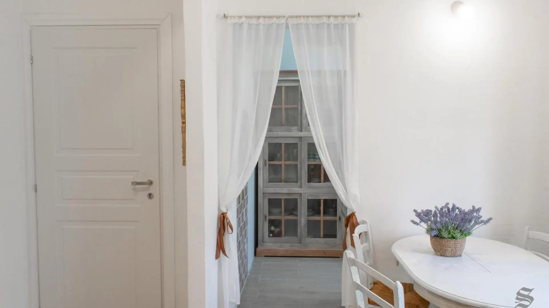 ארזח'ינה Sara'S Apartments 0*,